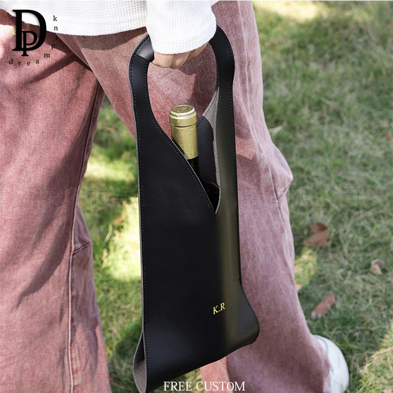 Lançamento: Compre 1 e Leve 2 Bolsas para Vinho em Couro Ecológico