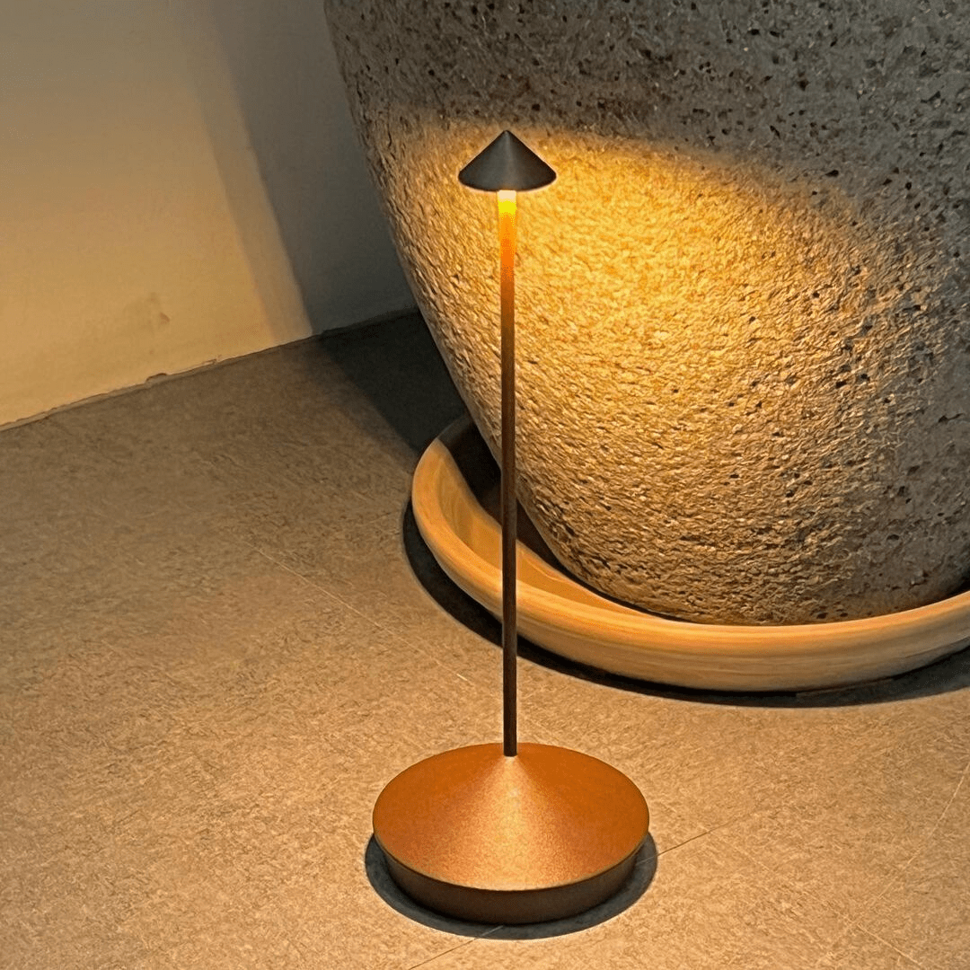 Luminária de Mesa Recarregável Minimalista