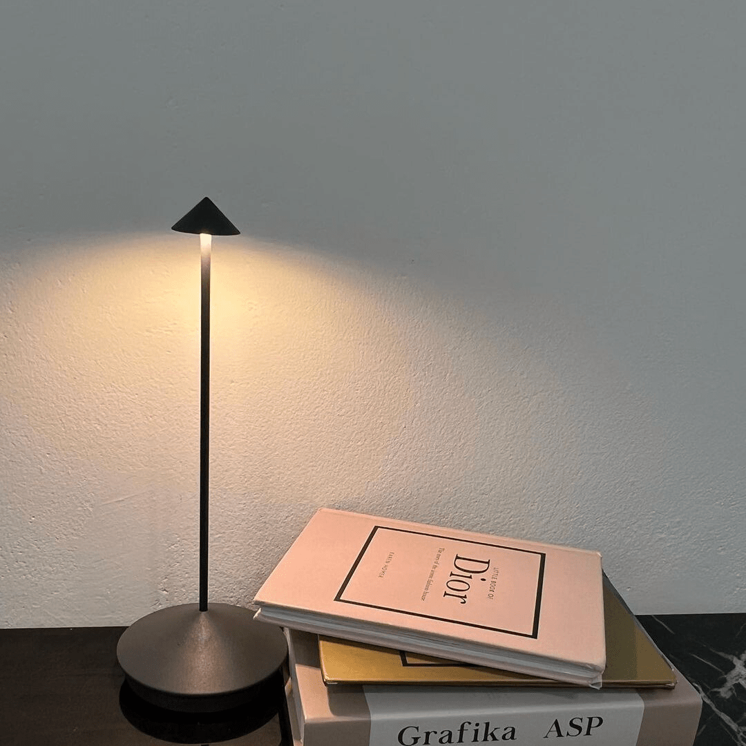 Luminária de Mesa Recarregável Minimalista