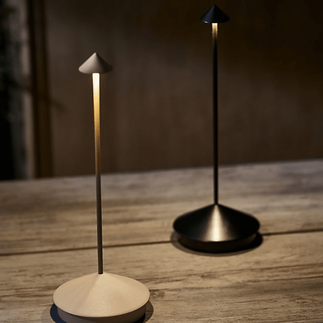 Luminária de Mesa Recarregável Minimalista