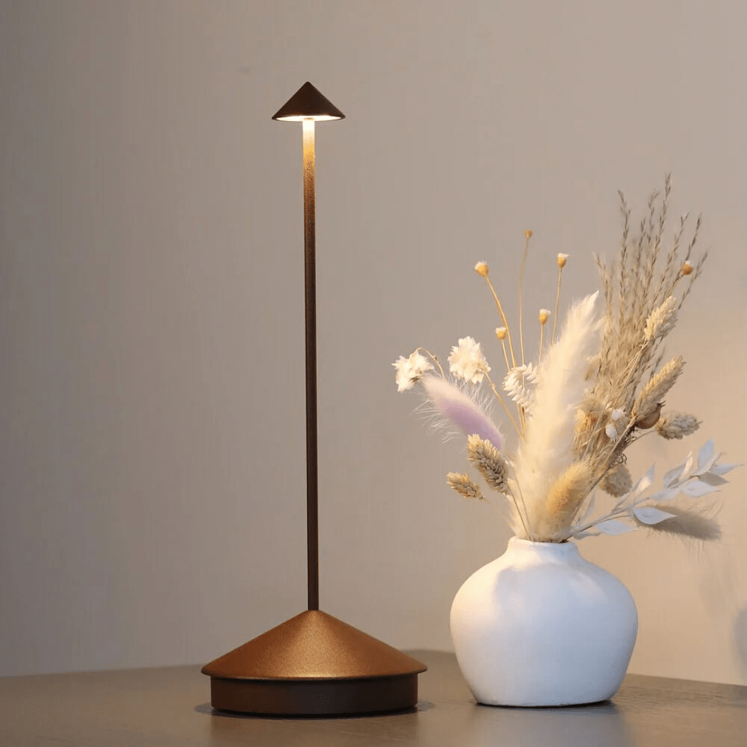Luminária de Mesa Recarregável Minimalista
